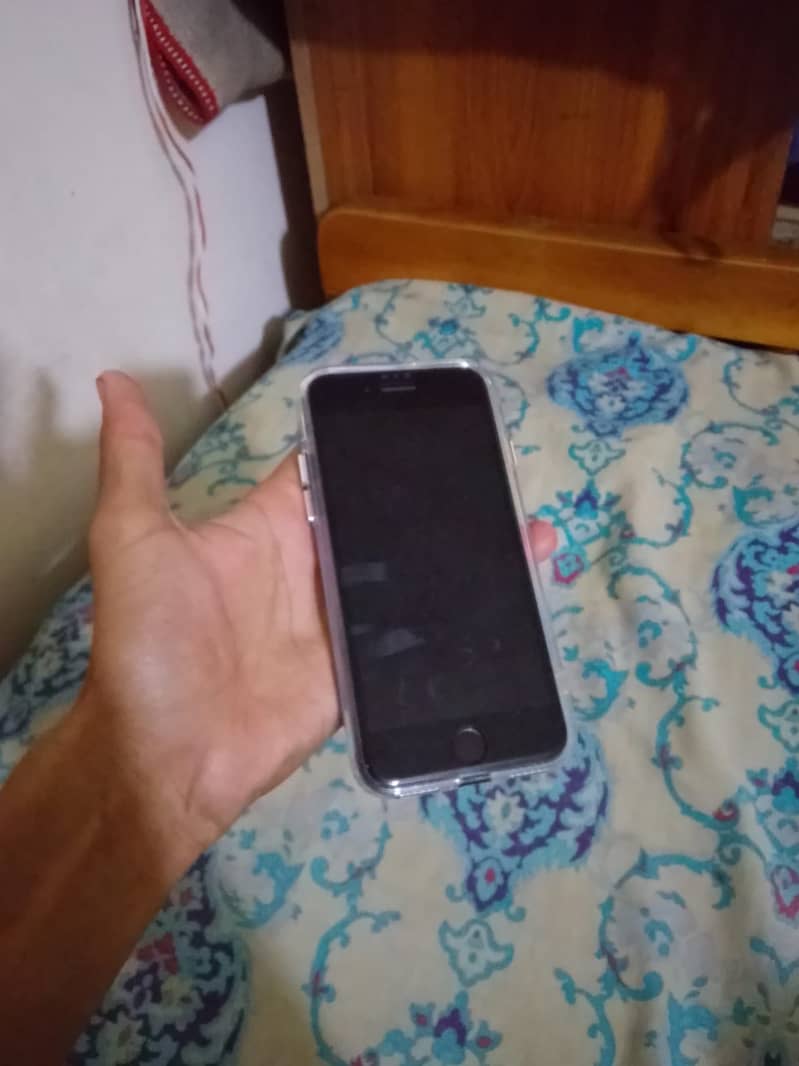 iPhone SE 3 generation 3