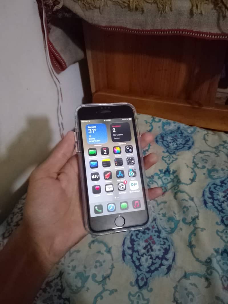 iPhone SE 3 generation 4