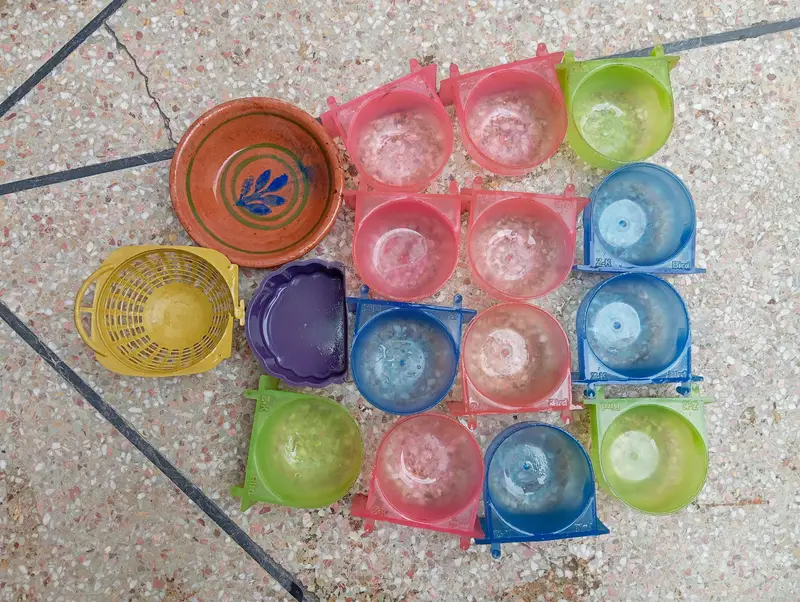 15 Pots only 600 Rs. Used Pots for Sale — photo 2