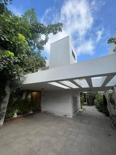 BUNGALOW FOR SALE MOST PRIME LOCATION DHA KARACHI
