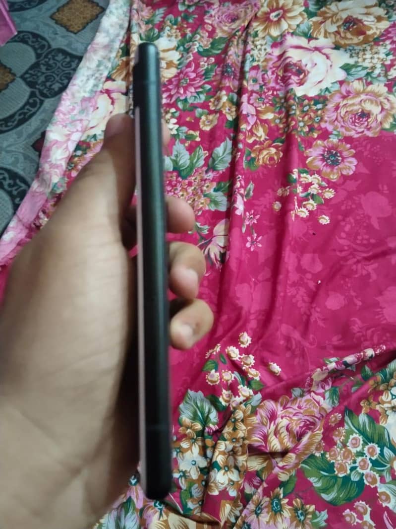 Google Pixel 6a. 1