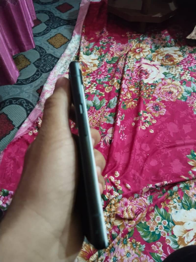 Google Pixel 6a. 2