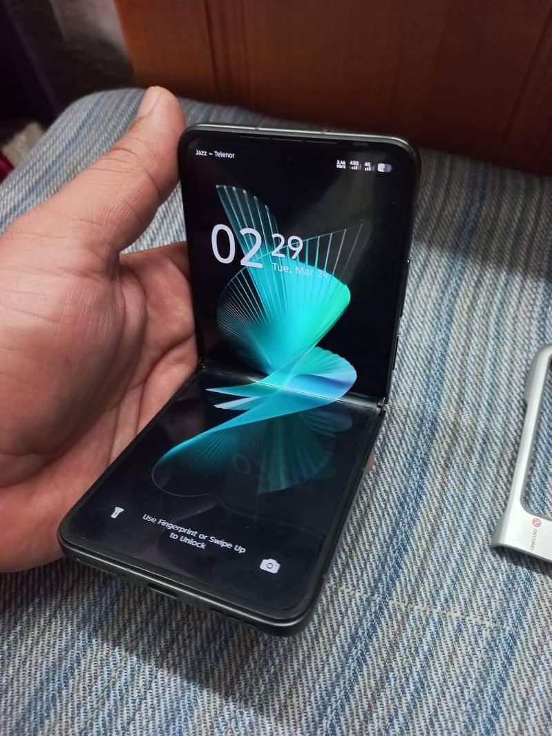 infinix zero flip 5