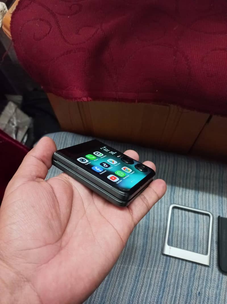 infinix zero flip 7