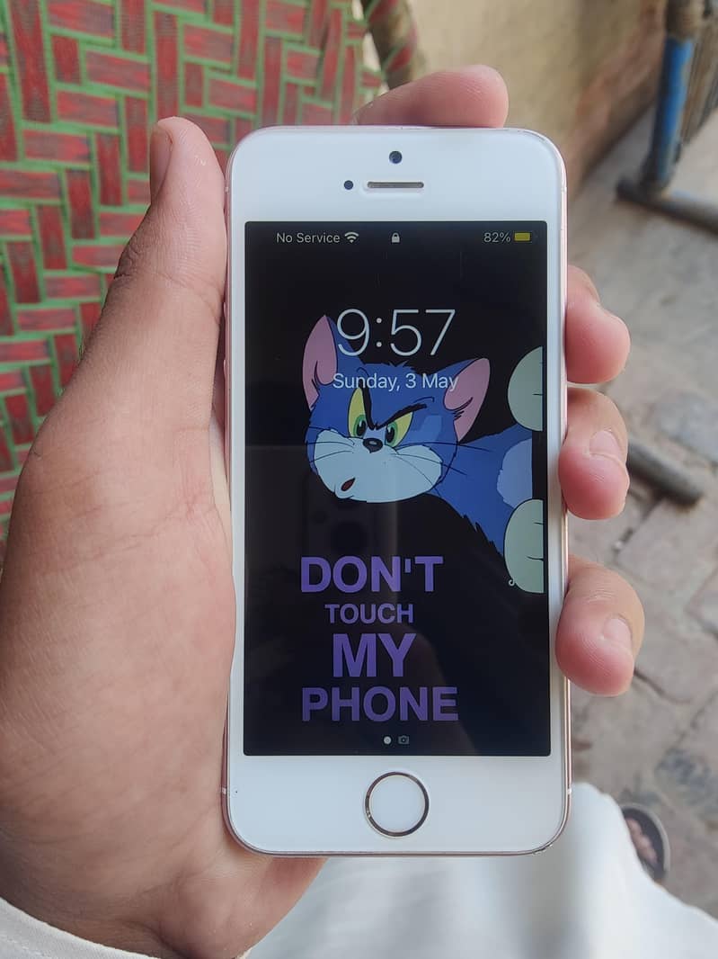 IPhone SE 2016 2