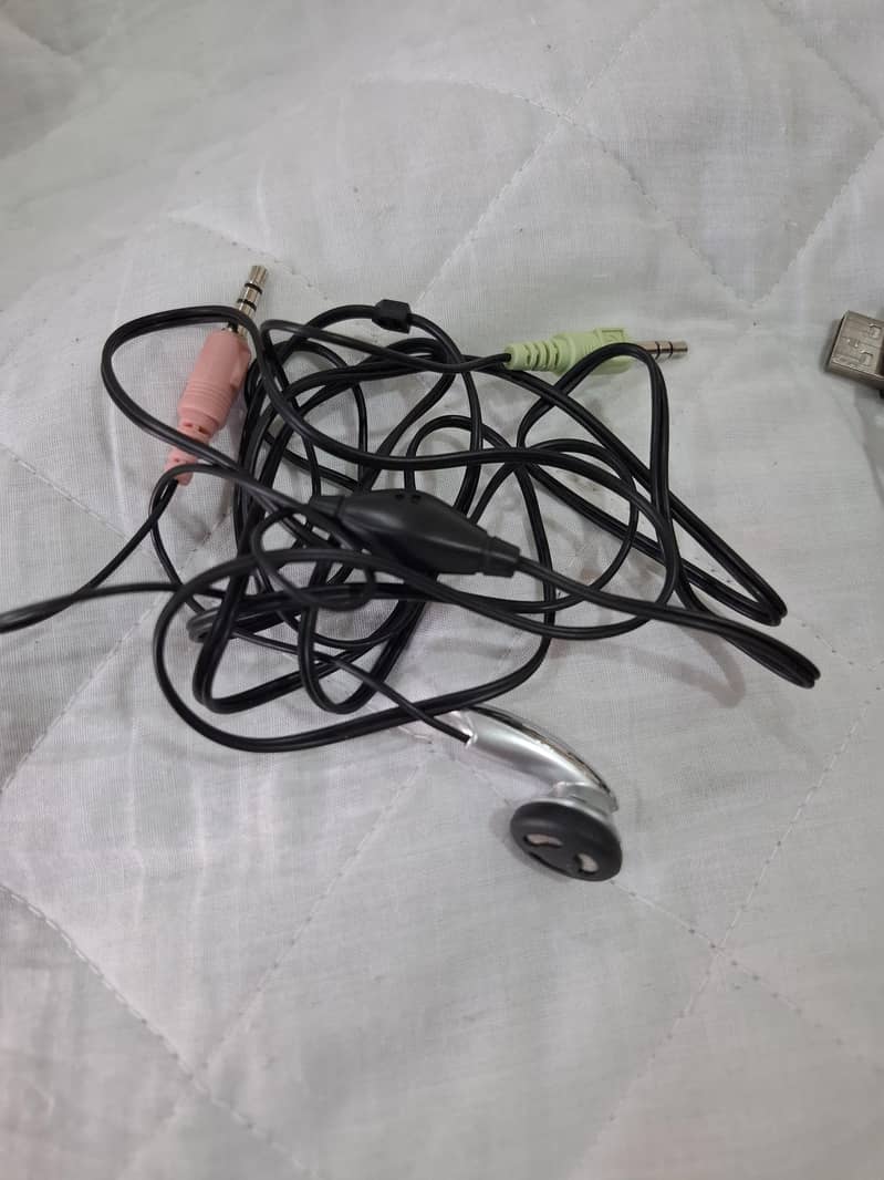 logitech web Cam Model C100m 2