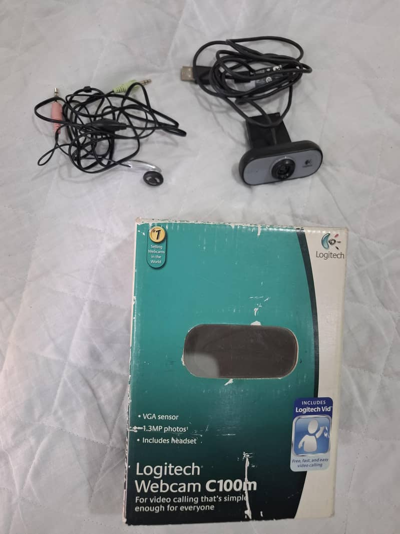 logitech web Cam Model C100m 4