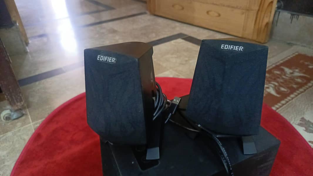 Edifier speaker 1