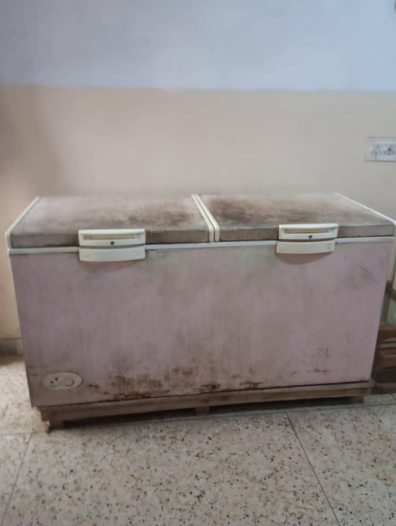 waves double door deep freezer 0