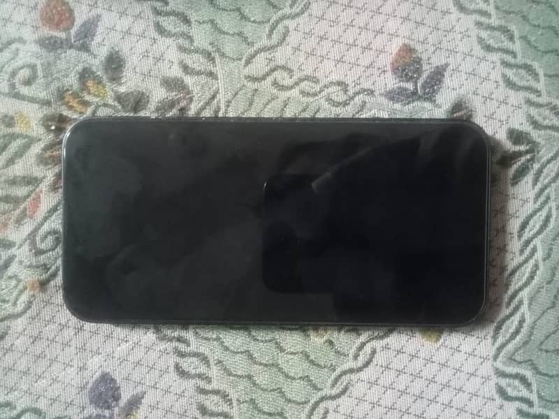 iPhone 13 4