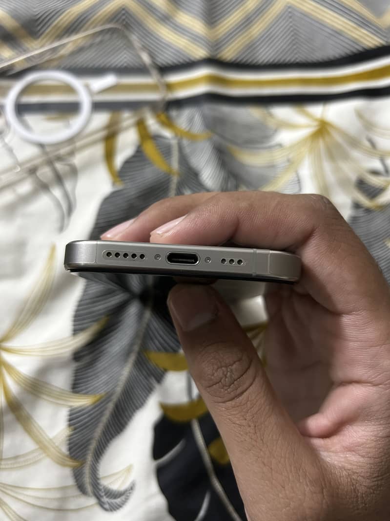 iPhone 15 pro 3