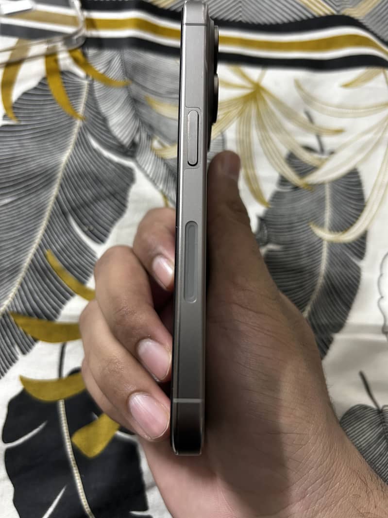 iPhone 15 pro 5