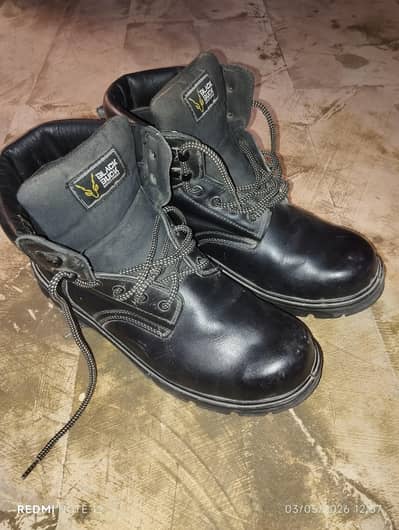 Black Buck imported safety shoes