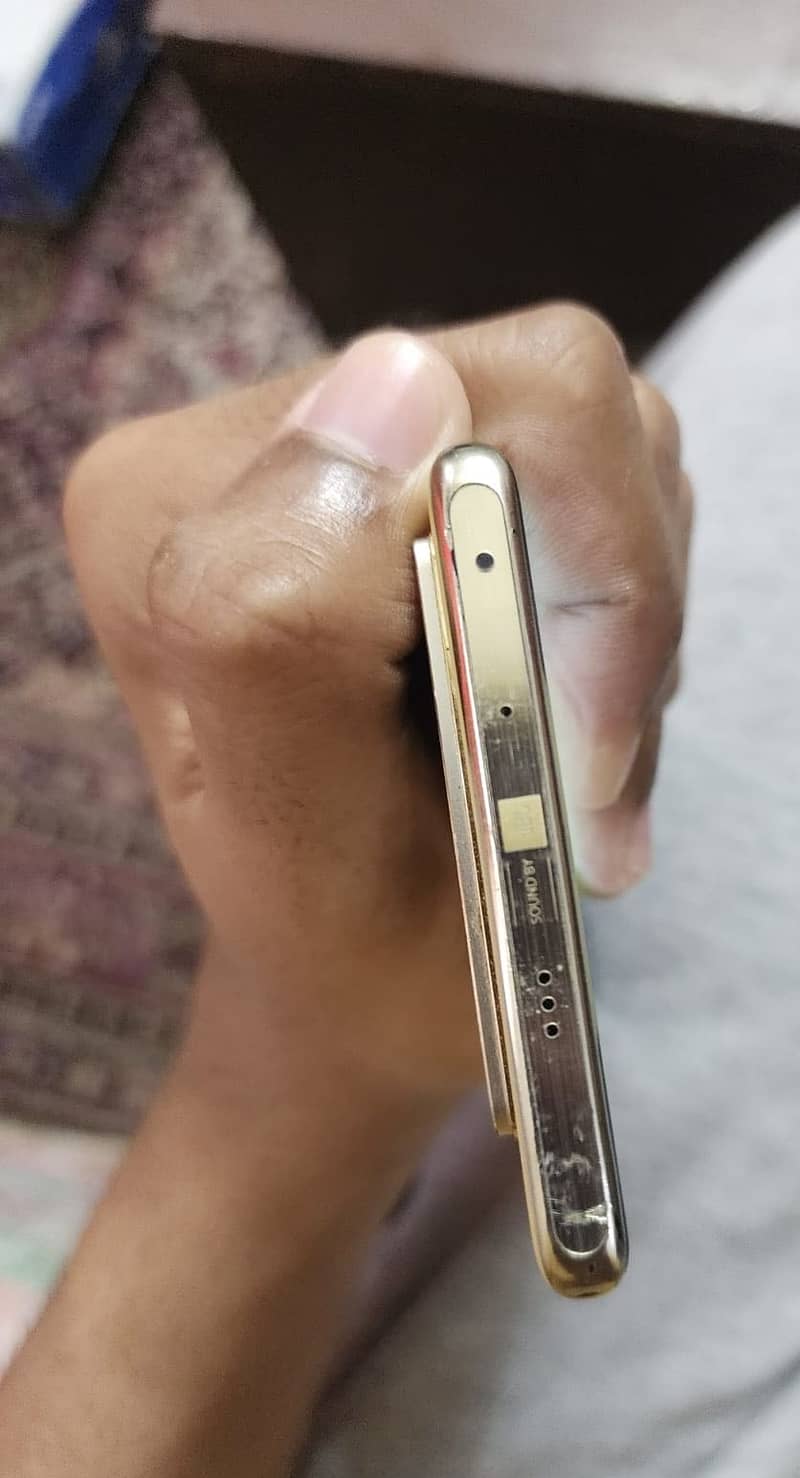 Infinix note 40 pro 4