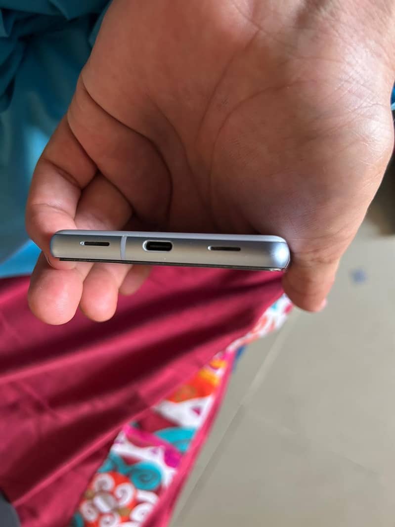 Google pixel 7a 4