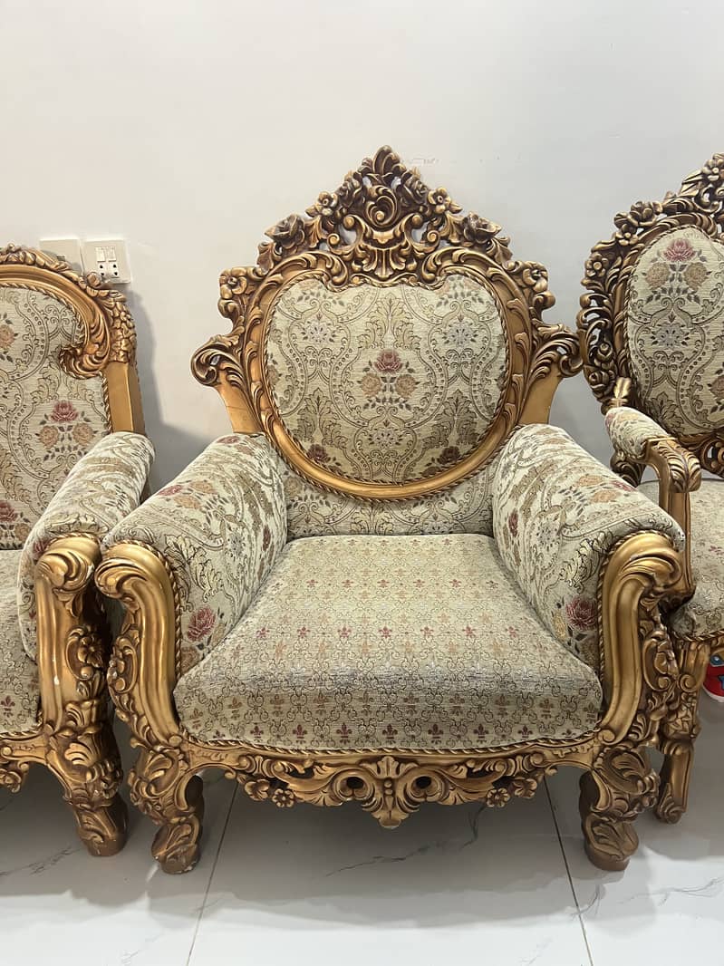 Chinoti sofa 1