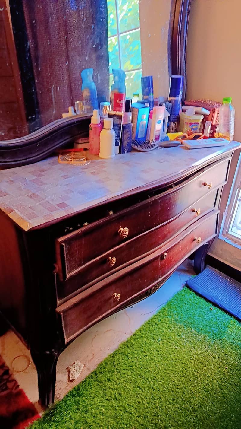 Chinoti Dressing Table 1