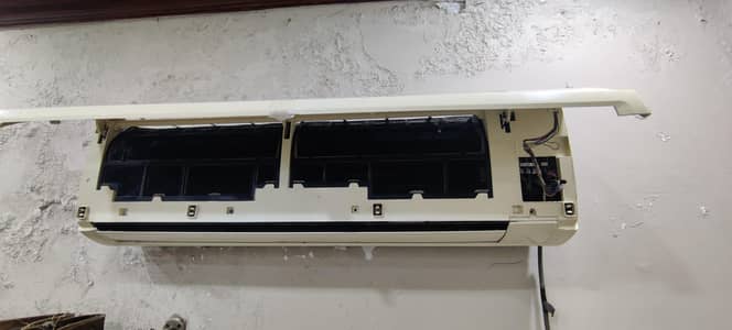 Haier 1.5 ton Non-inverter Split AC