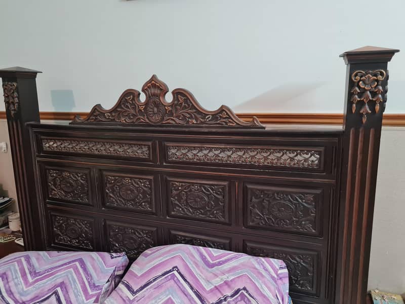 Chiniotti Solid Sheesham Wood Bed set 1