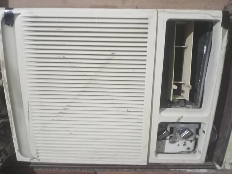 window AC small size 0