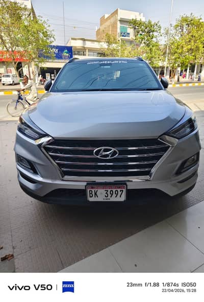 Hyundai Tucson FWD. . Bumper to Bumper genuine