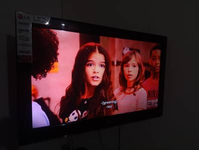 Original LG LED TV (Made in Korea) 32 inch