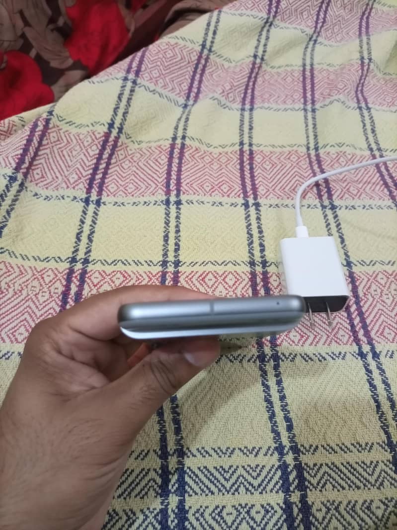 Google pixel 8 1