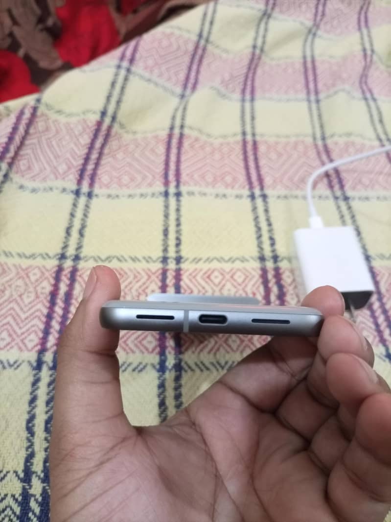 Google pixel 8 3