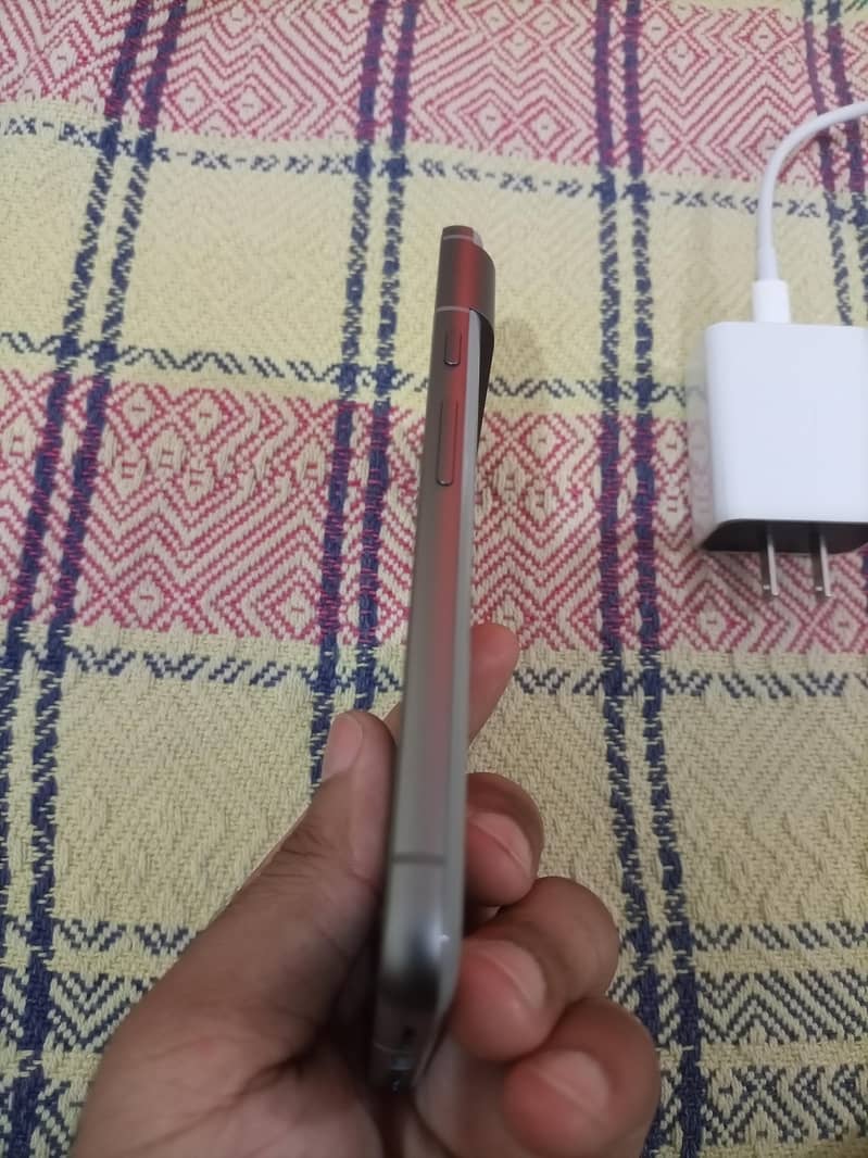 Google pixel 8 4