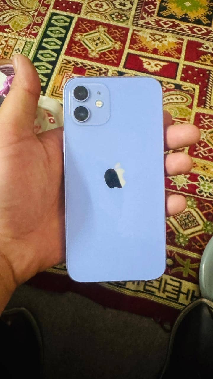 Apple iPhone 12 6