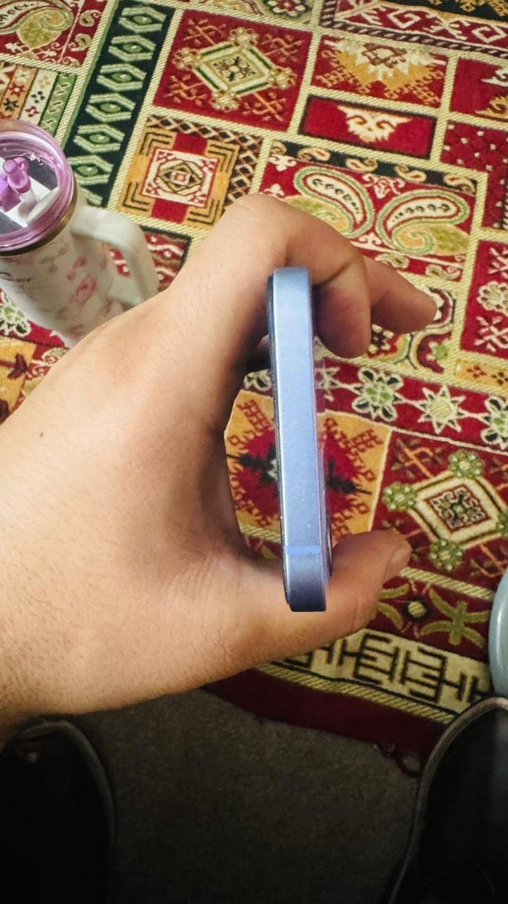Apple iPhone 12 7