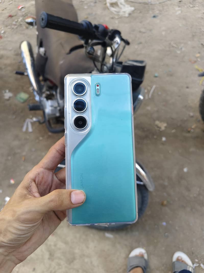 camon 40 pro 0