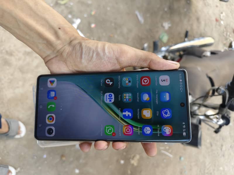 camon 40 pro 2