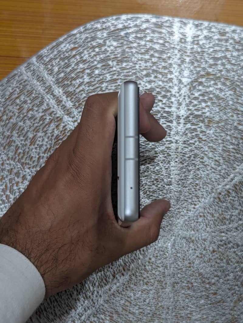 Google pixel 7a 2