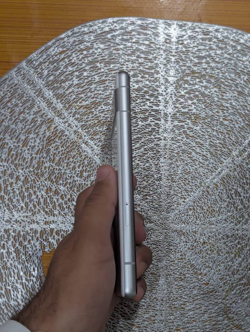 Google pixel 7a 5