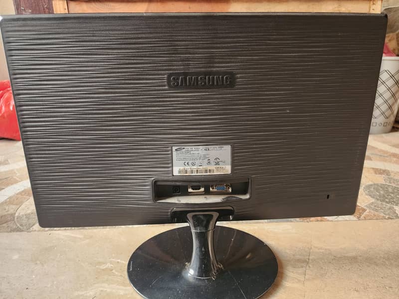 2 LCD  Samsung 1