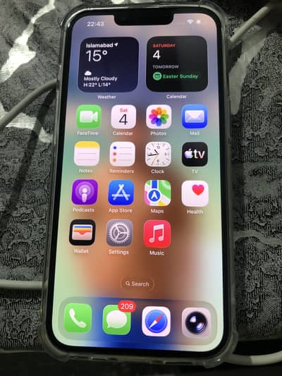 Apple iPhone 13