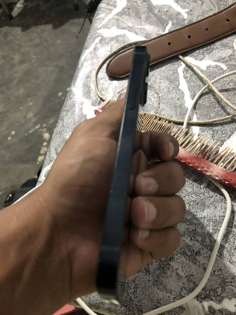 Apple iPhone 13 3