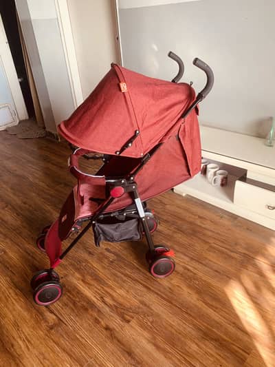 imported light weight traveling pram/ stroller in excellent condition