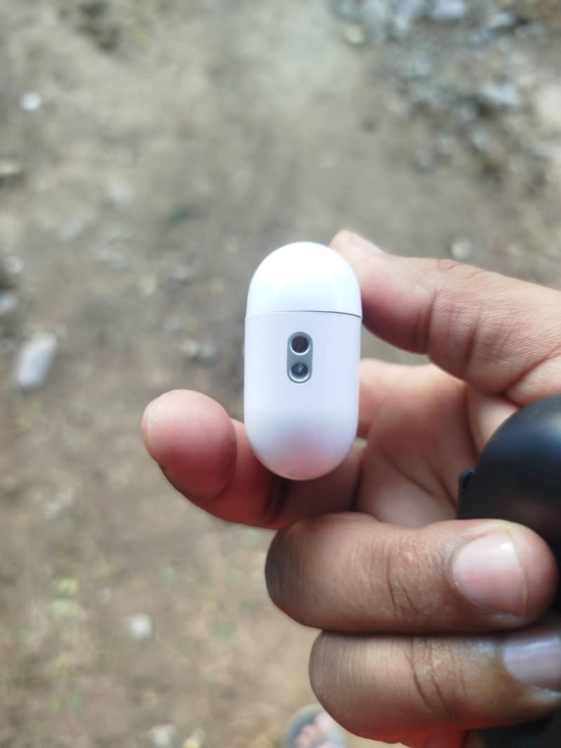 iPhone earbuds case 2
