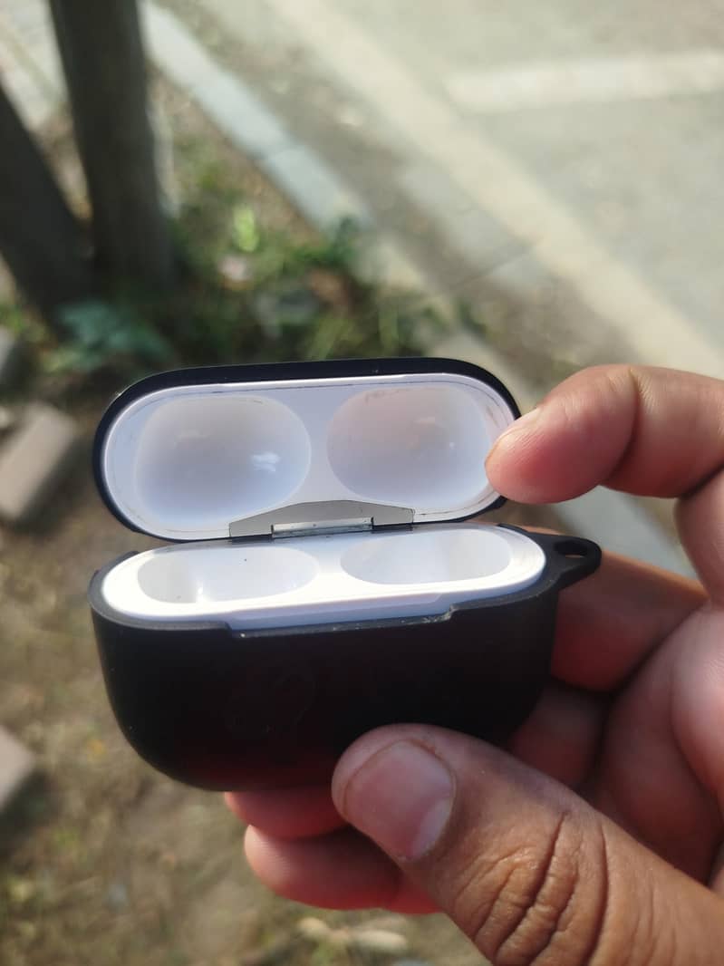 iPhone earbuds case 7