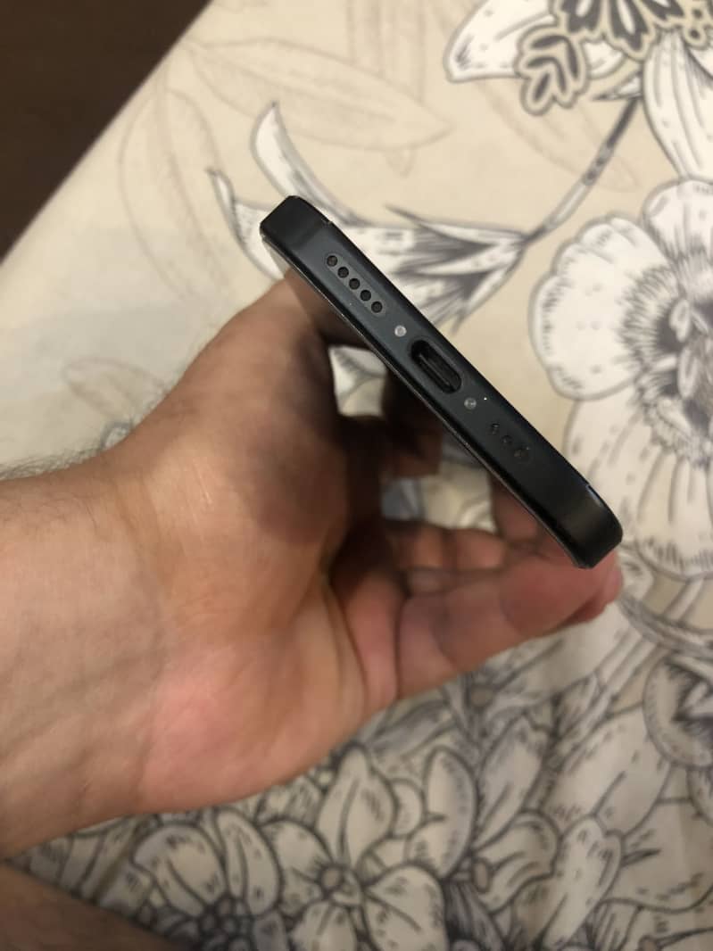 Iphone 15 JV 3