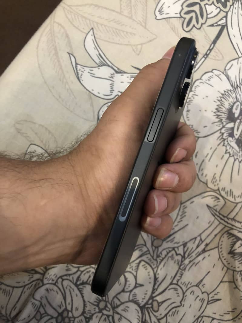 Iphone 15 JV 4