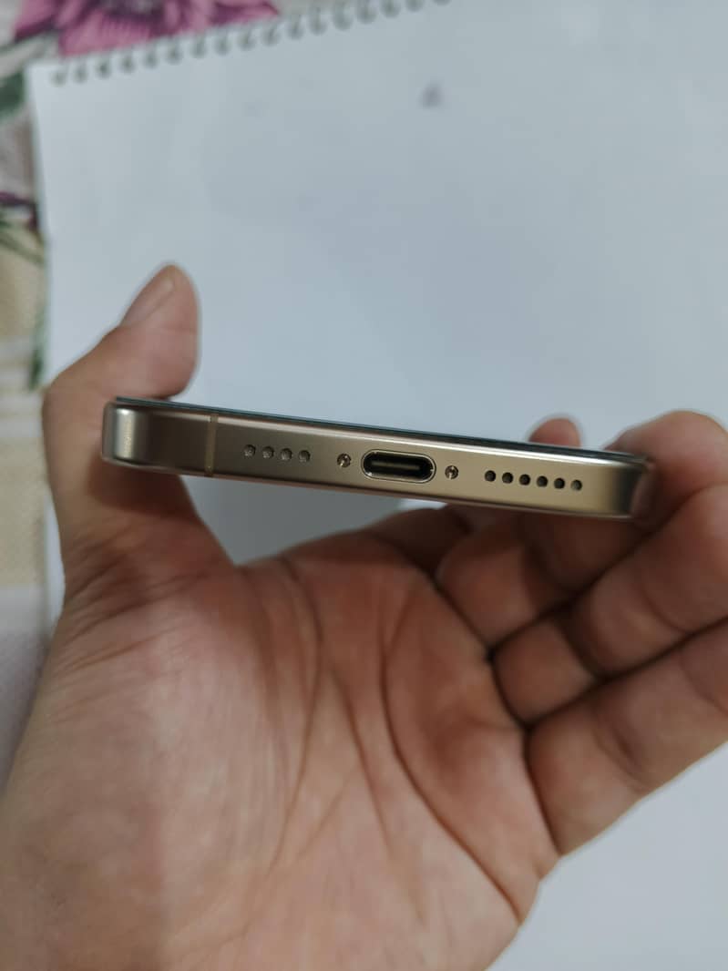 iphone 16 pro max 5