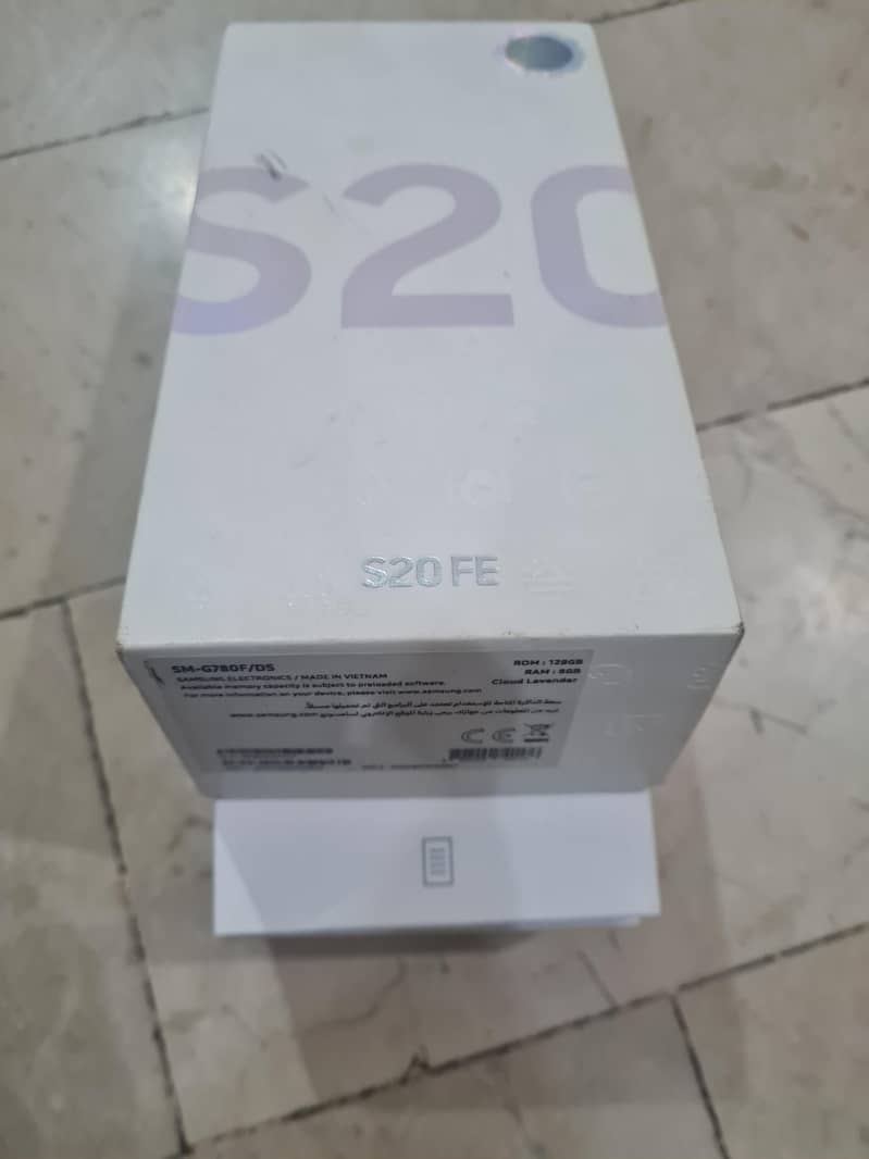 S20 FE with box 0