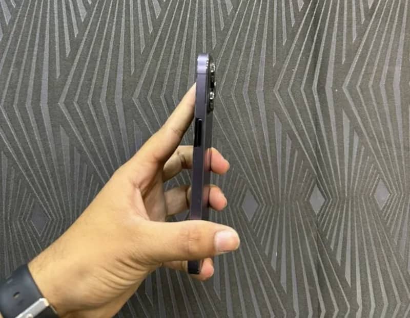 IPHONE 14PRO 1
