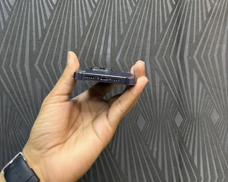 IPHONE 14PRO 2