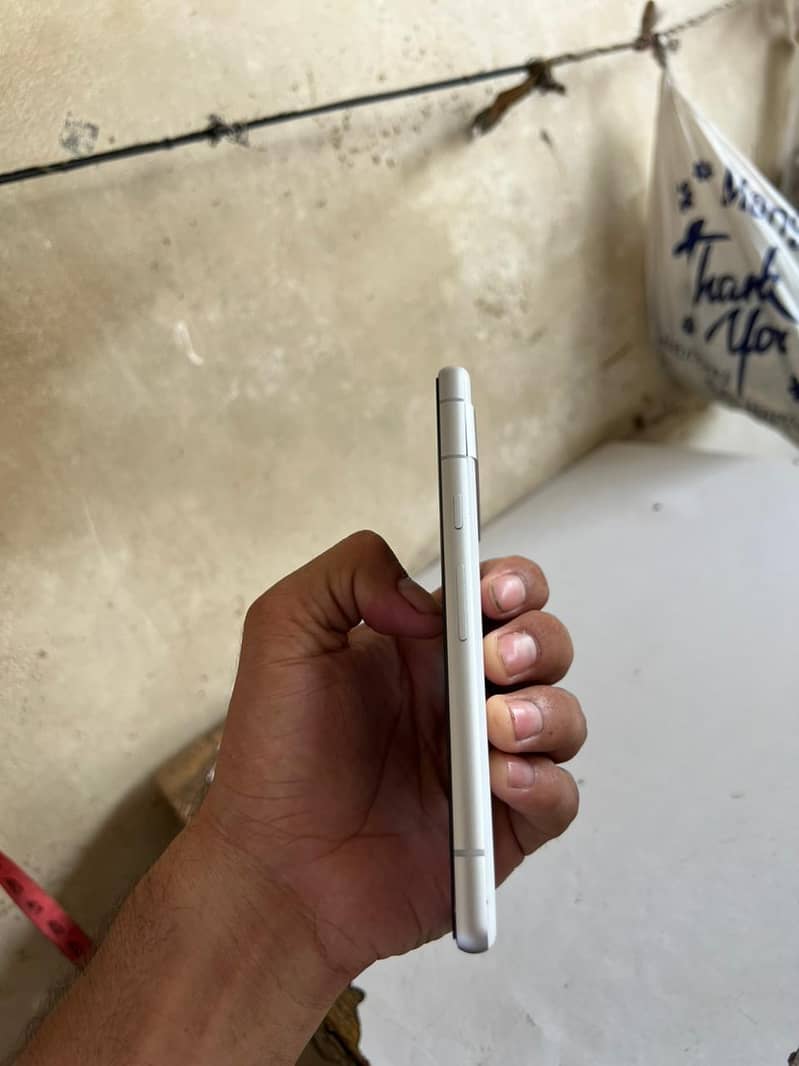 Google pixel 7a 3