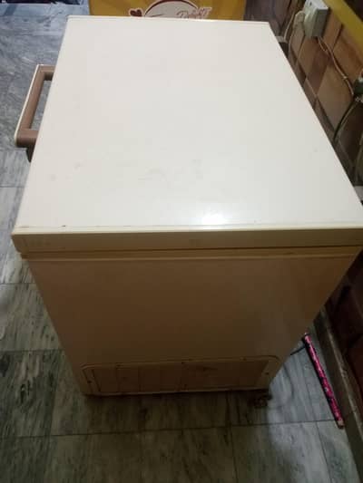 Dawlance deep freezer