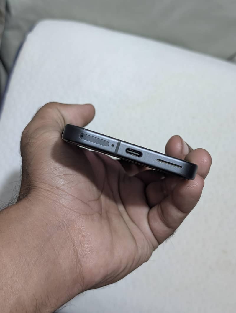 Google Pixel 9 4